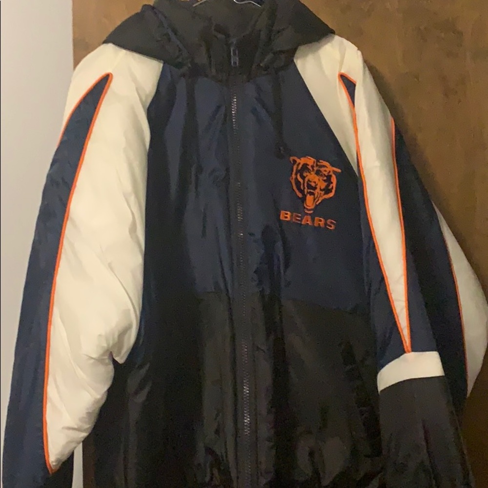 Bears heavy coat